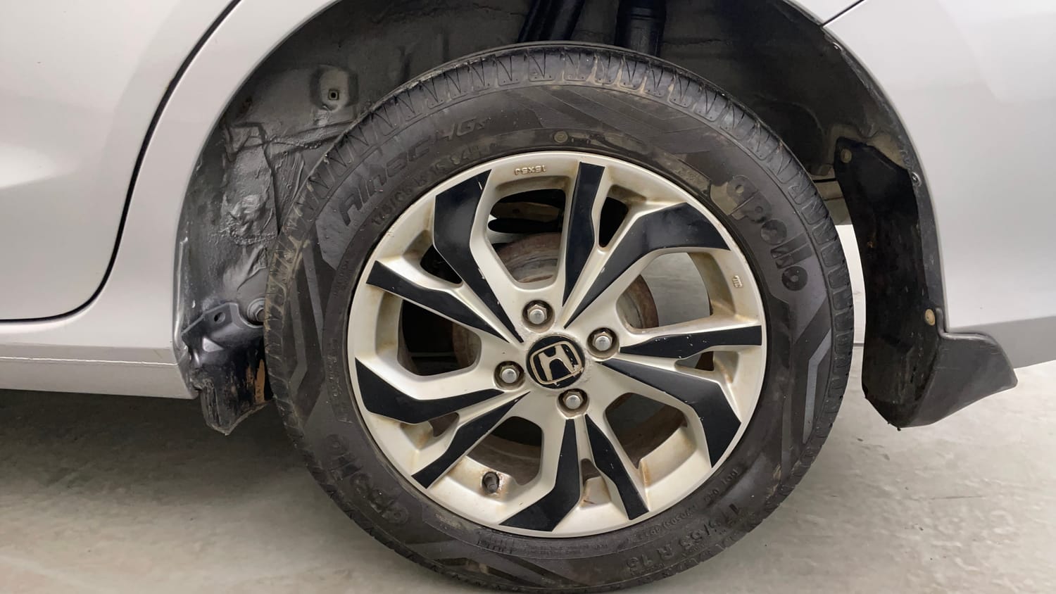 Used 2018 Honda Amaze 1.2 VX MT Petrol Petrol Manual tyres LEFT REAR TYRE RIM VIEW
