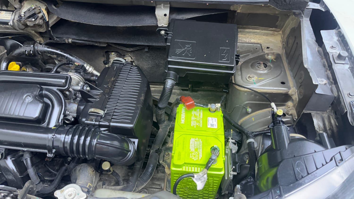 Used 2018 Renault Kwid 1.0 RXT Petrol Manual engine ENGINE LEFT SIDE VIEW