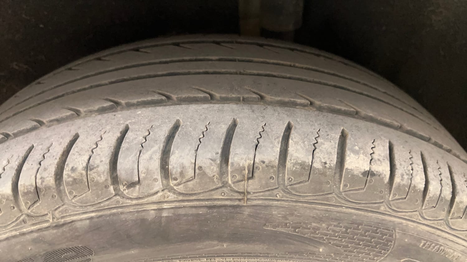 Used 2021 Ford EcoSport Titanium 1.5L TDCi Diesel Manual tyres LEFT REAR TYRE TREAD VIEW