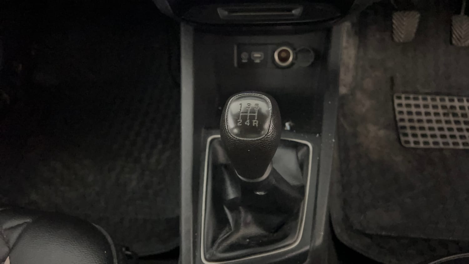 Used 2018 Hyundai Elite i20 Magna Executive 1.2 Petrol Manual interior GEAR  KNOB VIEW