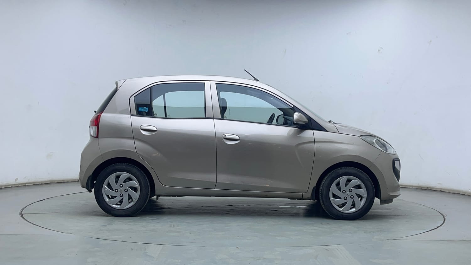 Used 2019 Hyundai Santro Asta Petrol Manual exterior RIGHT SIDE VIEW