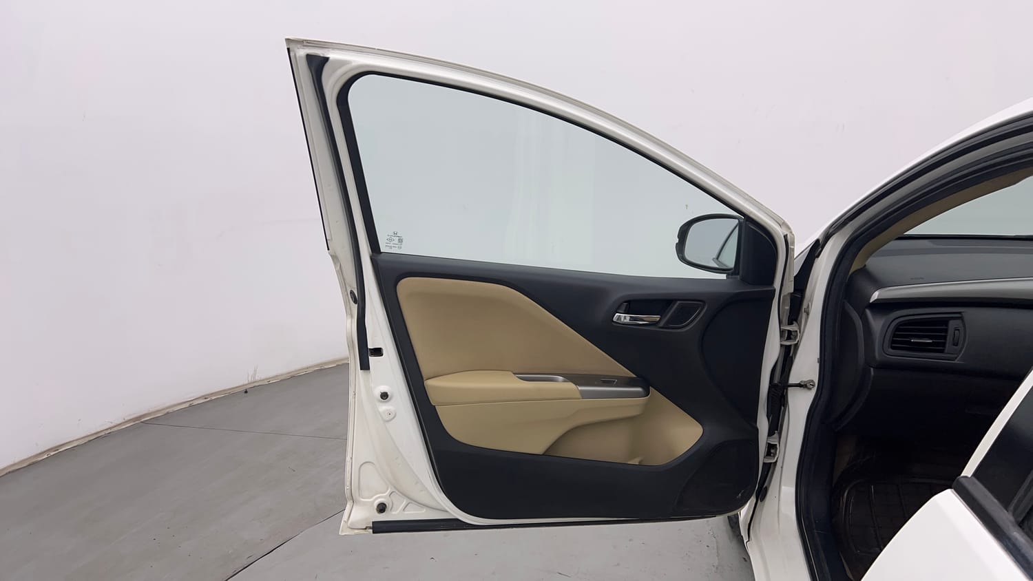 Used 2017 Honda City V Petrol Manual interior LEFT FRONT DOOR OPEN VIEW