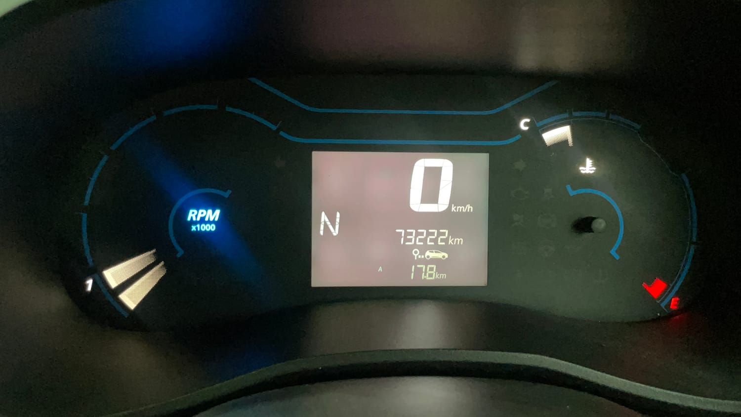 Used 2021 Renault Kwid RXT 1.0 AMT (O) Petrol Automatic interior CLUSTERMETER VIEW