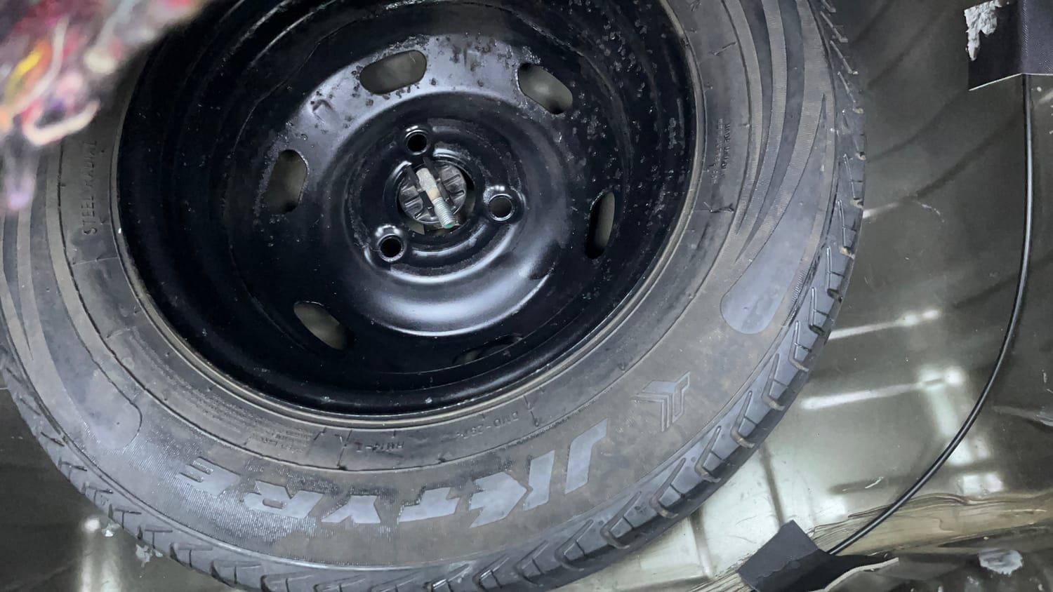 Used 2017 Renault Kwid 1.0 RXT AMT Petrol Automatic tyres SPARE TYRE VIEW