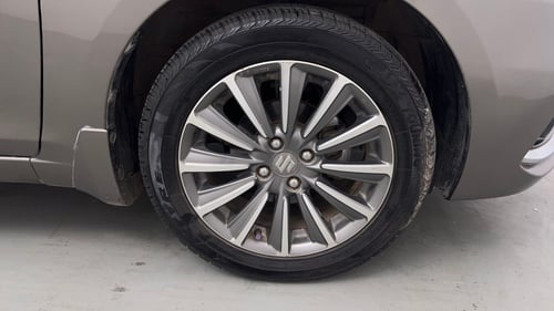 Used 2019 Maruti Suzuki Ciaz Alpha Hybrid 1.5 Petrol Manual tyres RIGHT FRONT TYRE RIM VIEW