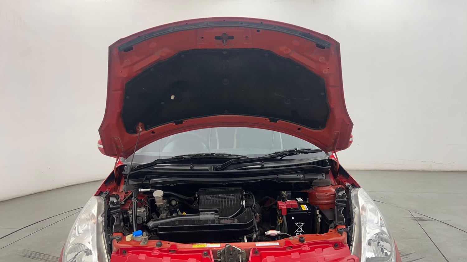 Used 2017 Maruti Suzuki Swift ZXi Petrol Manual engine ENGINE & BONNET OPEN FRONT VIEW