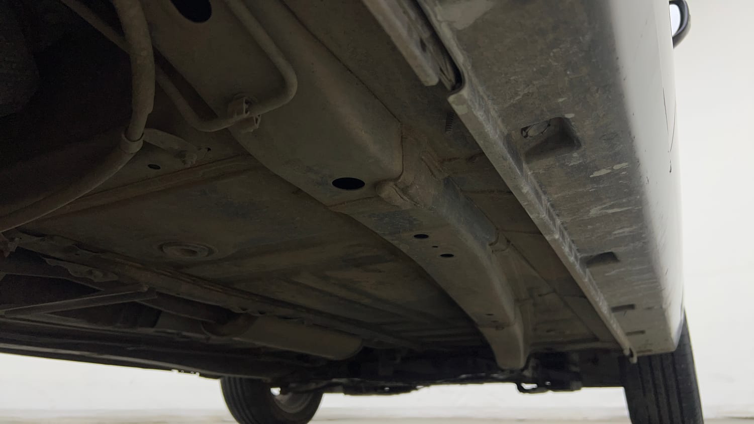 Used 2019 Toyota Glanza V Petrol Manual extra REAR RIGHT UNDERBODY VIEW