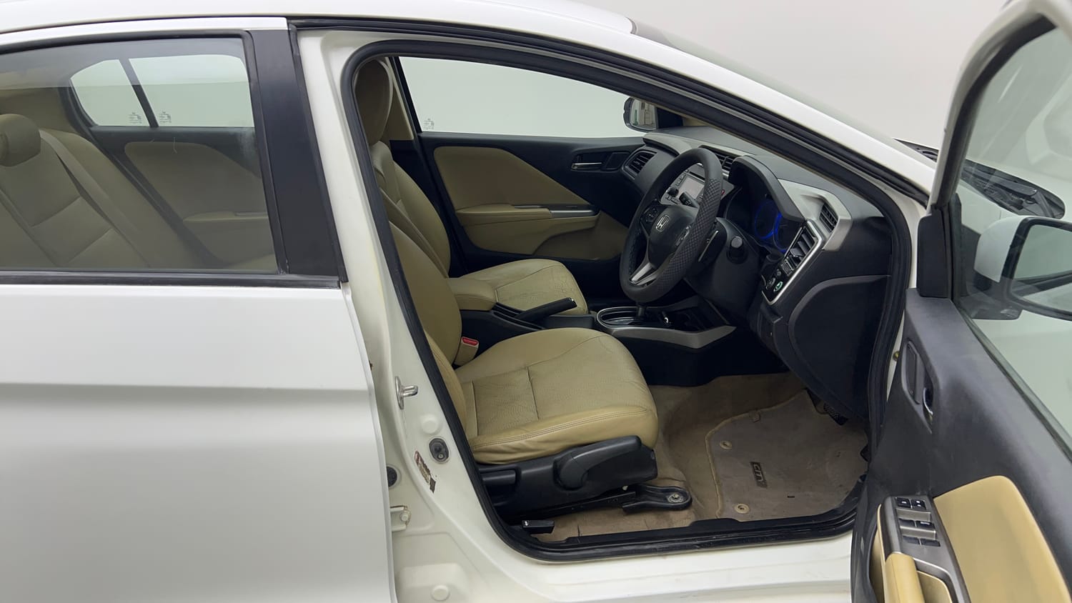 Used 2016 Honda City VX CVT Petrol Automatic interior RIGHT SIDE FRONT DOOR CABIN VIEW