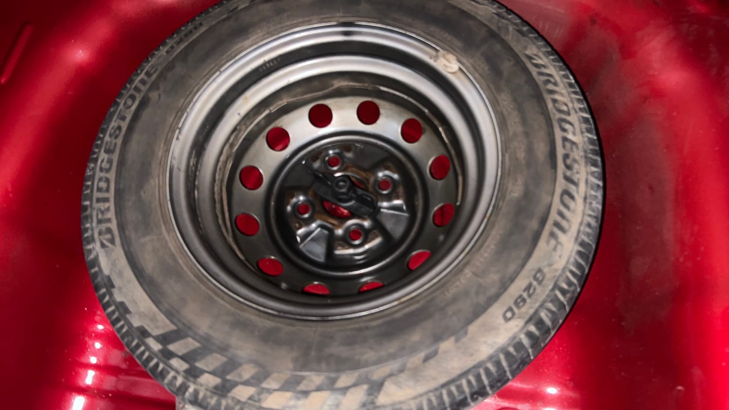 Used 2016 Hyundai Eon Era Petrol Manual tyres SPARE TYRE VIEW