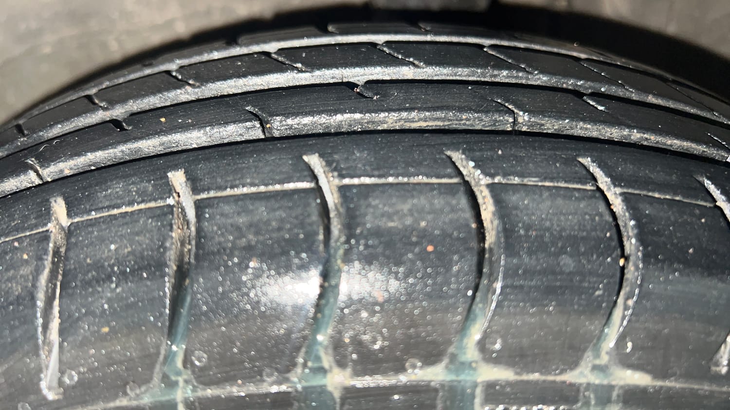 Used 2013 Maruti Suzuki Alto 800 Lxi Petrol Manual tyres LEFT FRONT TYRE TREAD VIEW