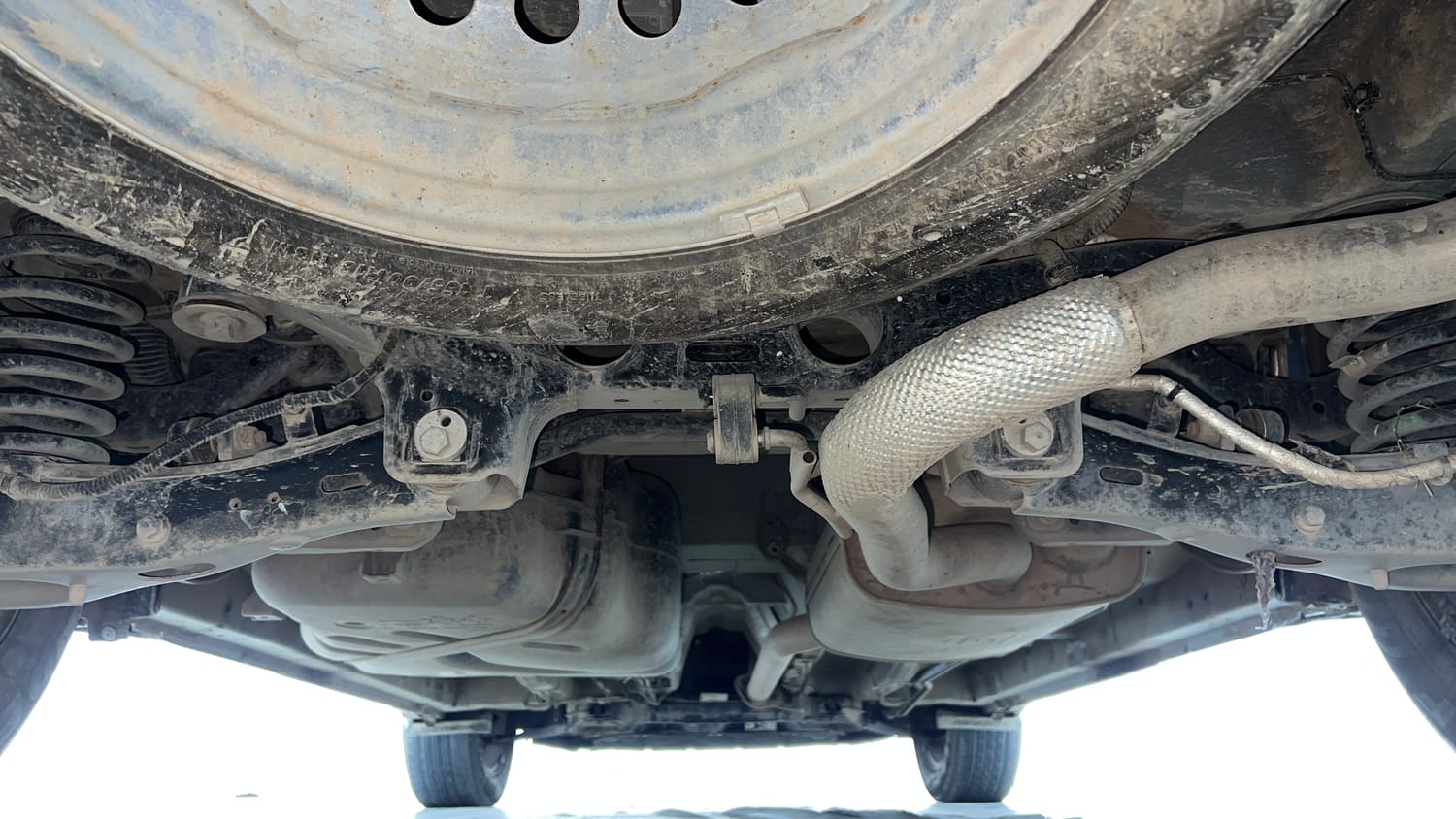 Used 2021 Mahindra XUV700 AX 7 Diesel AT Luxury Pack 7 STR Diesel Automatic extra REAR UNDERBODY VIEW (TAKEN FROM REAR)