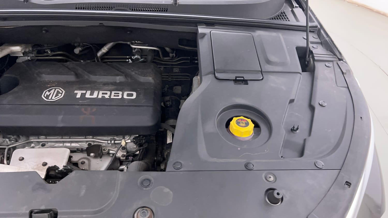 Used 2023 MG Motors Hector Smart Pro 1.5 Turbo MT Petrol Manual engine ENGINE LEFT SIDE VIEW