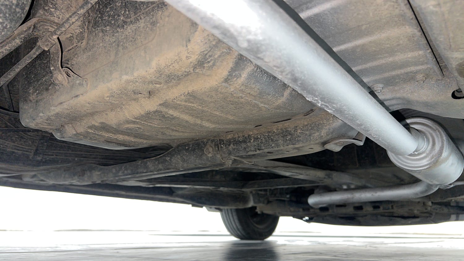 Used 2015 Honda City SV CVT Petrol Automatic extra REAR RIGHT UNDERBODY VIEW