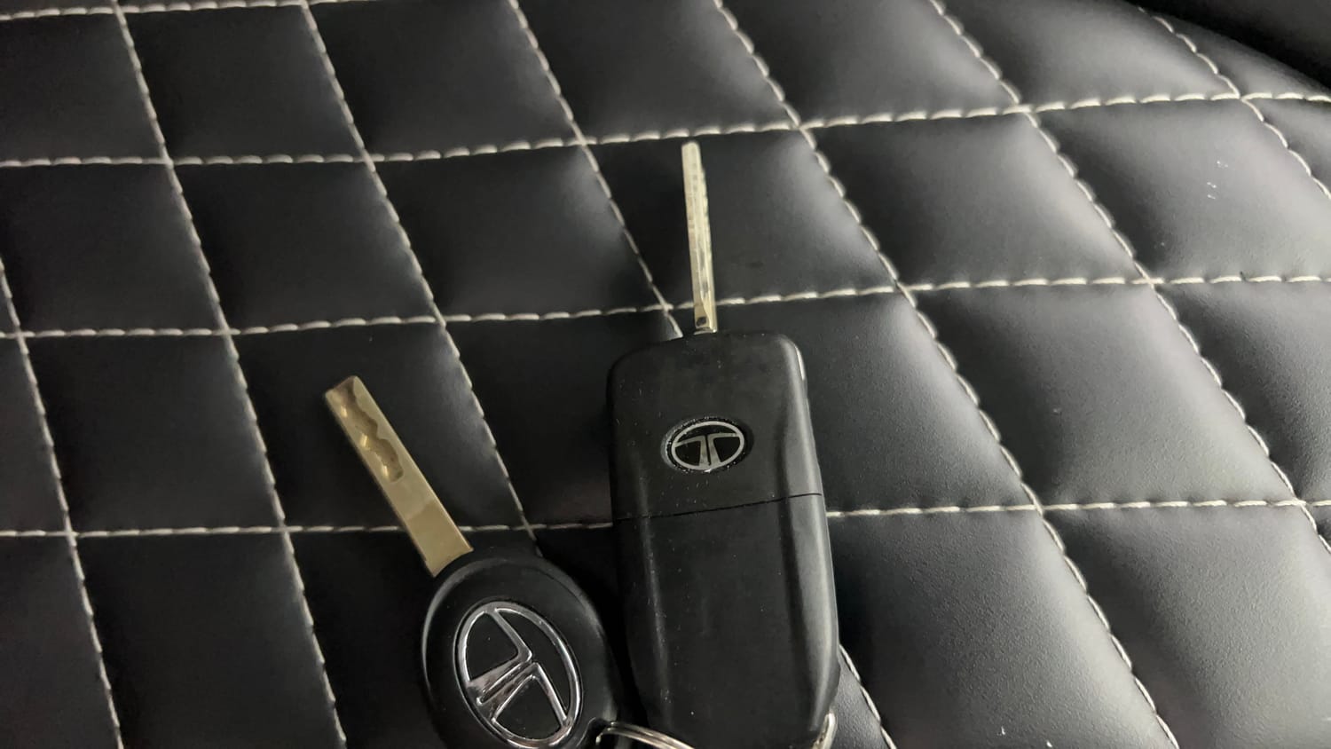 Used 2024 Tata Tiago XT Petrol Manual extra CAR KEY VIEW
