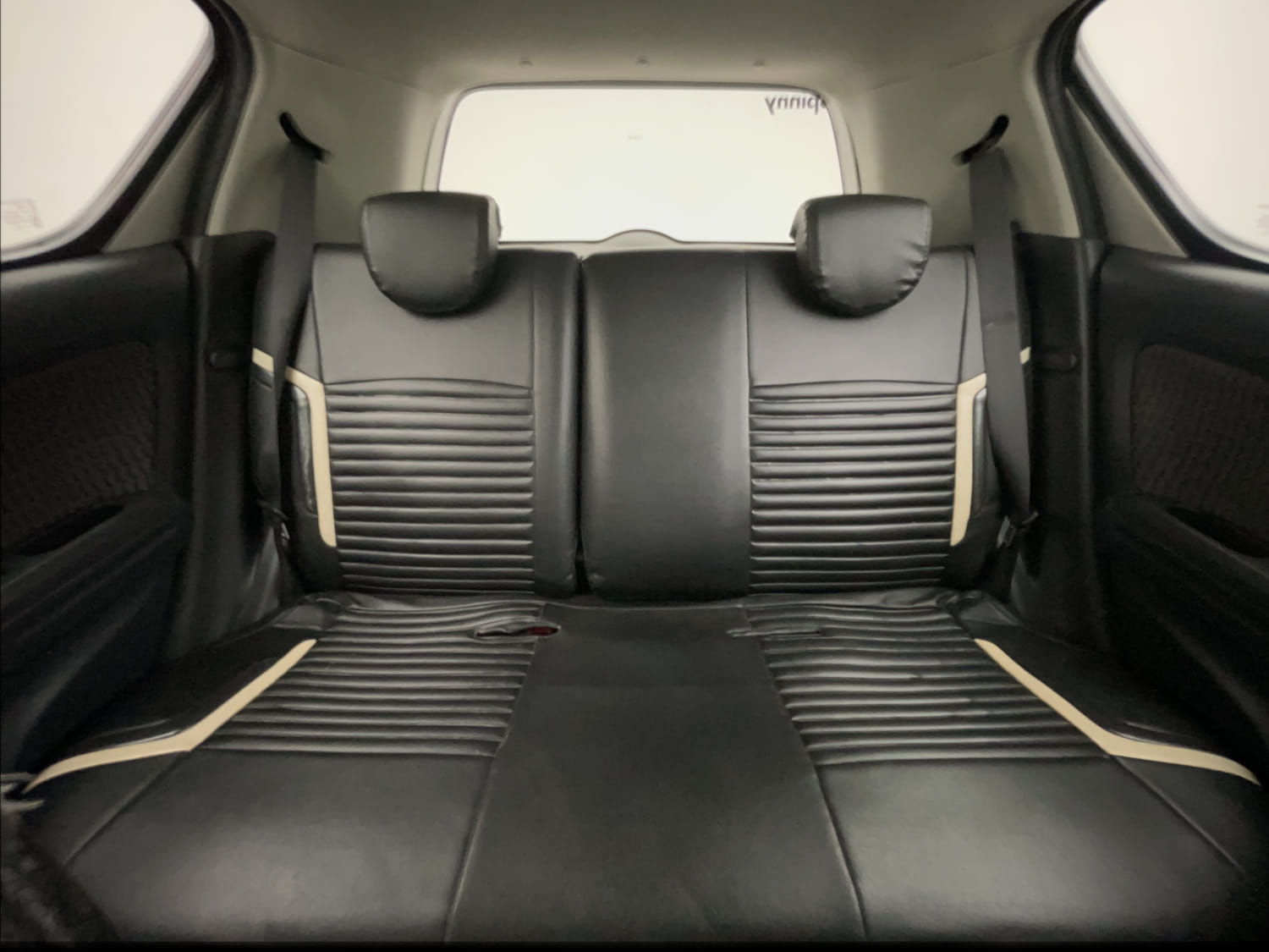 Used 2015 Maruti Suzuki Ritz Vxi BS-IV Petrol Manual interior REAR SEAT CONDITION VIEW