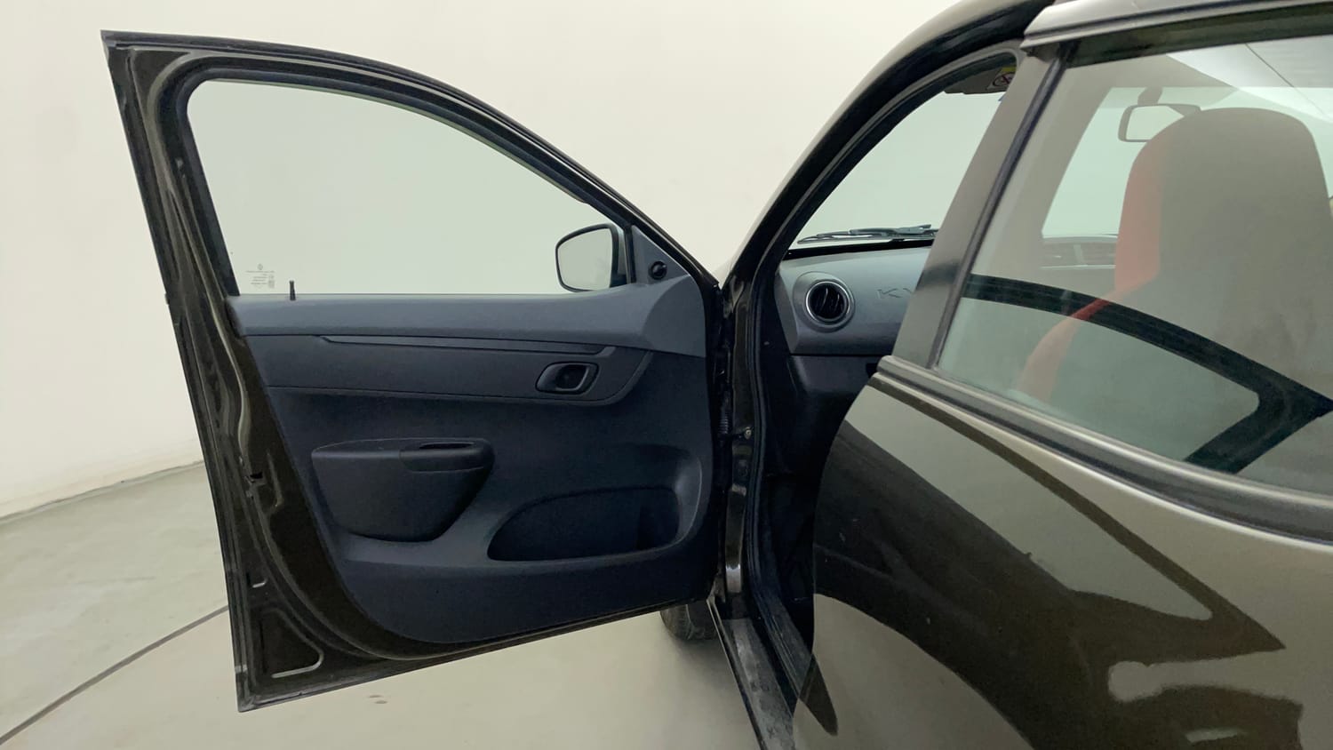 Used 2021 Renault Kwid RXT 1.0 AMT Opt Petrol Automatic interior LEFT FRONT DOOR OPEN VIEW