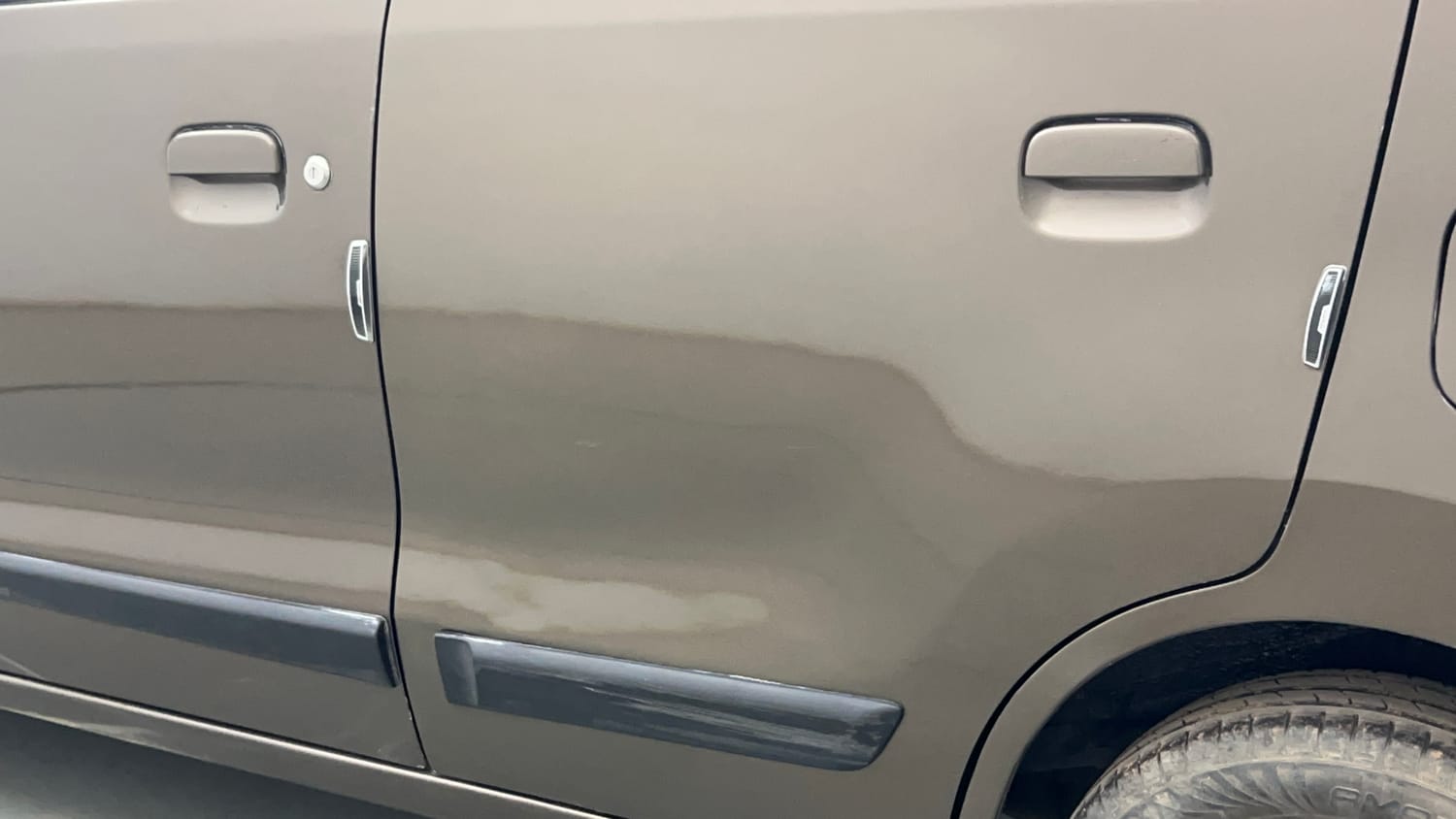 Used 2017 Maruti Suzuki Wagon R VXI Petrol Manual dents MINOR SCRATCH