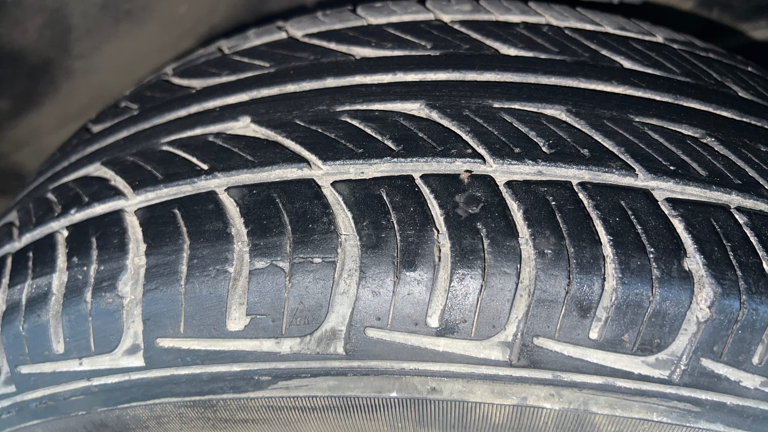 Used 2017 Maruti Suzuki Baleno Delta 1.2 Petrol Manual tyres RIGHT FRONT TYRE TREAD VIEW