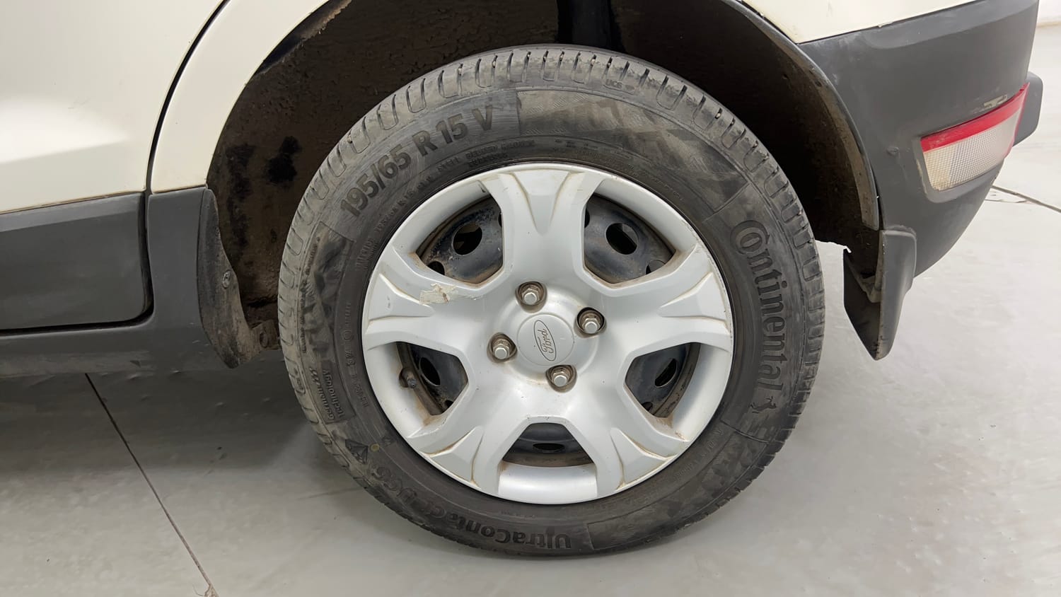 Used 2015 Ford EcoSport Trend 1.5 TDCi Diesel Manual tyres LEFT REAR TYRE RIM VIEW