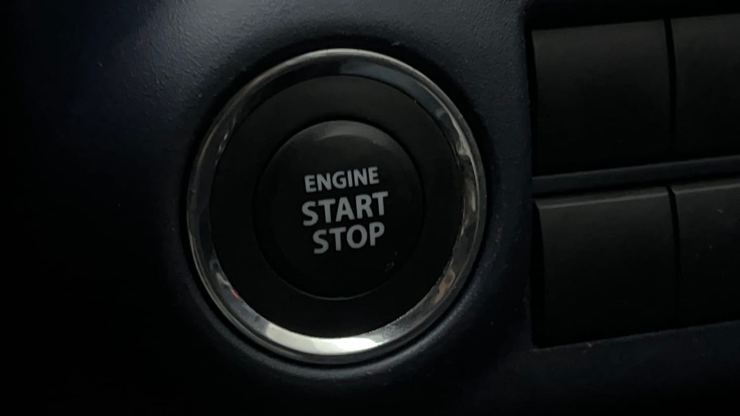 Used 2025 Maruti Suzuki Baleno Zeta MT Petrol Manual top_features Keyless start