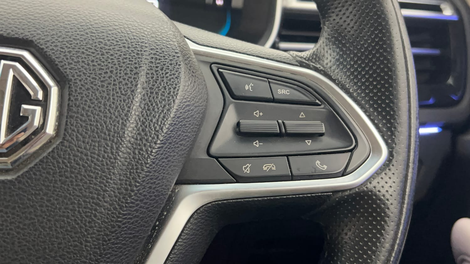 Used 2023 MG Motors Hector Smart Pro 1.5 Turbo MT Petrol Manual top_features Cruise control