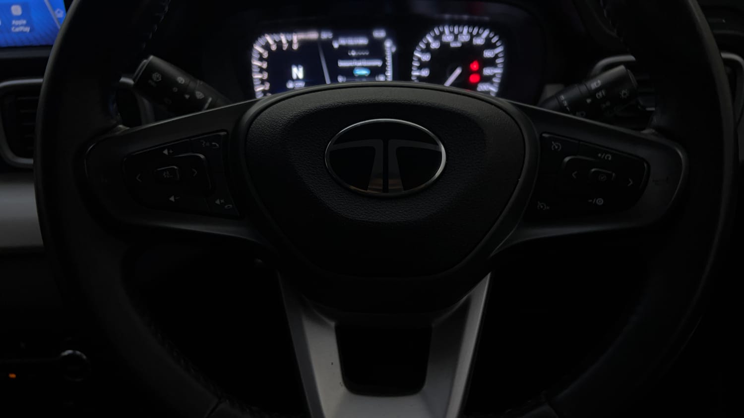 Used 2024 Tata Punch Creative Dual Tone AMT Petrol Automatic top_features Airbags