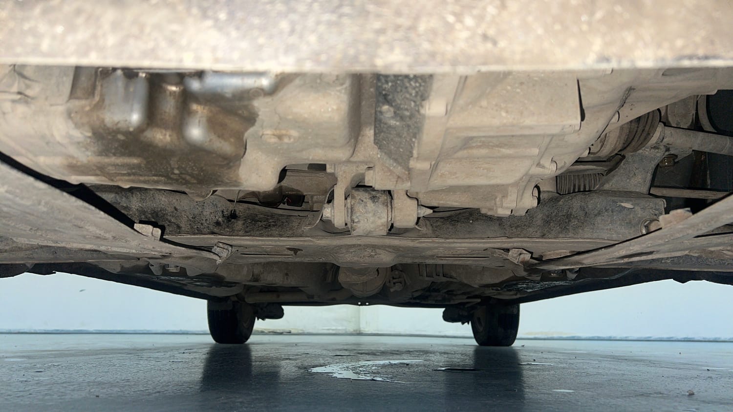 Used 2016 Honda Amaze 1.2 VX i-VTEC Petrol Manual extra FRONT LEFT UNDERBODY VIEW