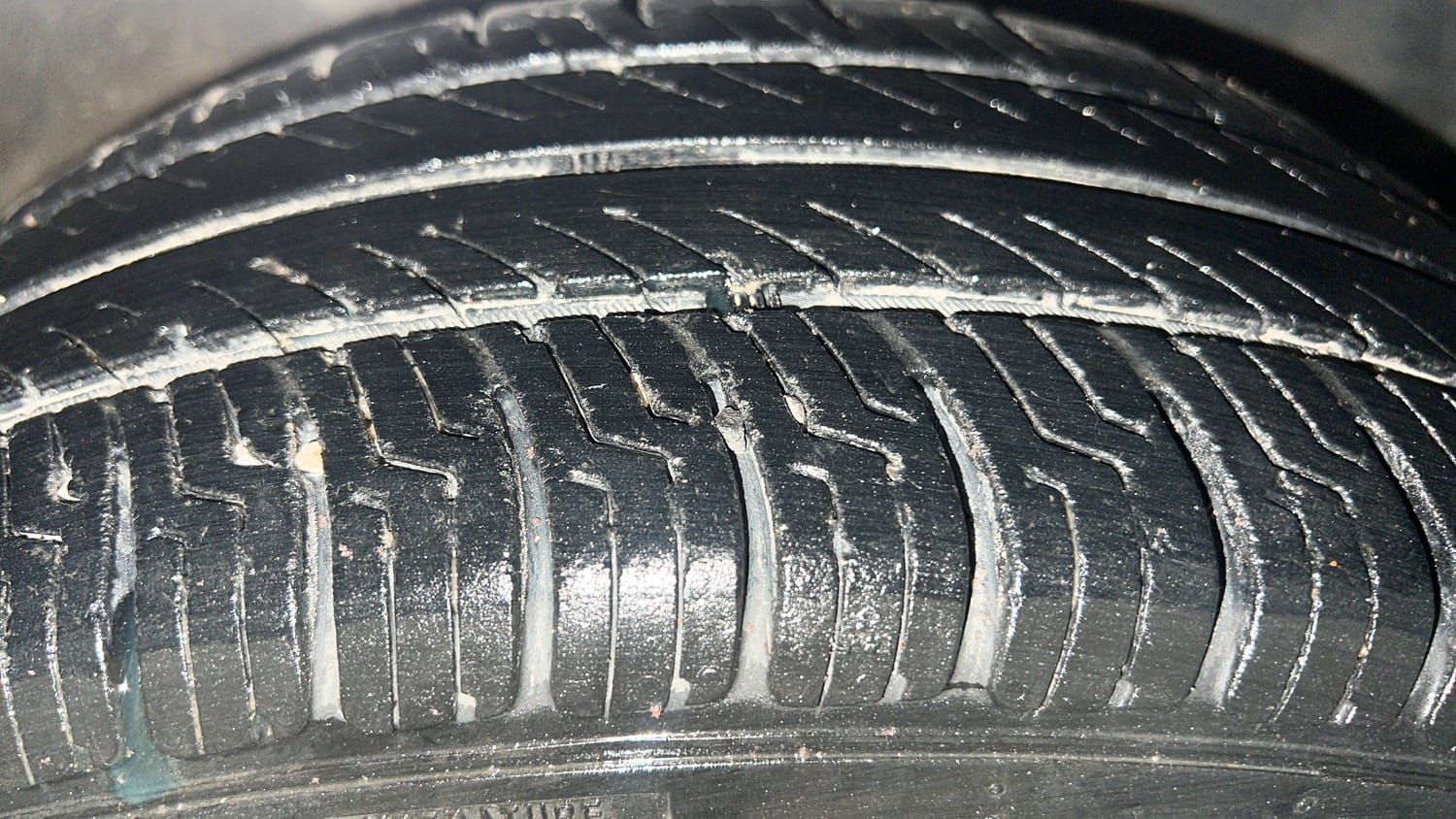 Used 2016 Honda Amaze 1.2 VX i-VTEC Petrol Manual tyres RIGHT FRONT TYRE TREAD VIEW