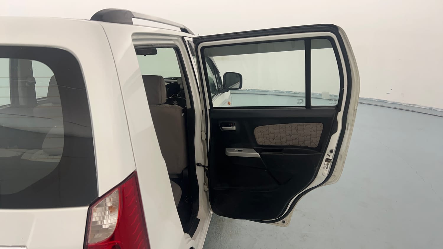 Used 2015 Maruti Suzuki Wagon R VXI Petrol Manual interior RIGHT REAR DOOR OPEN VIEW