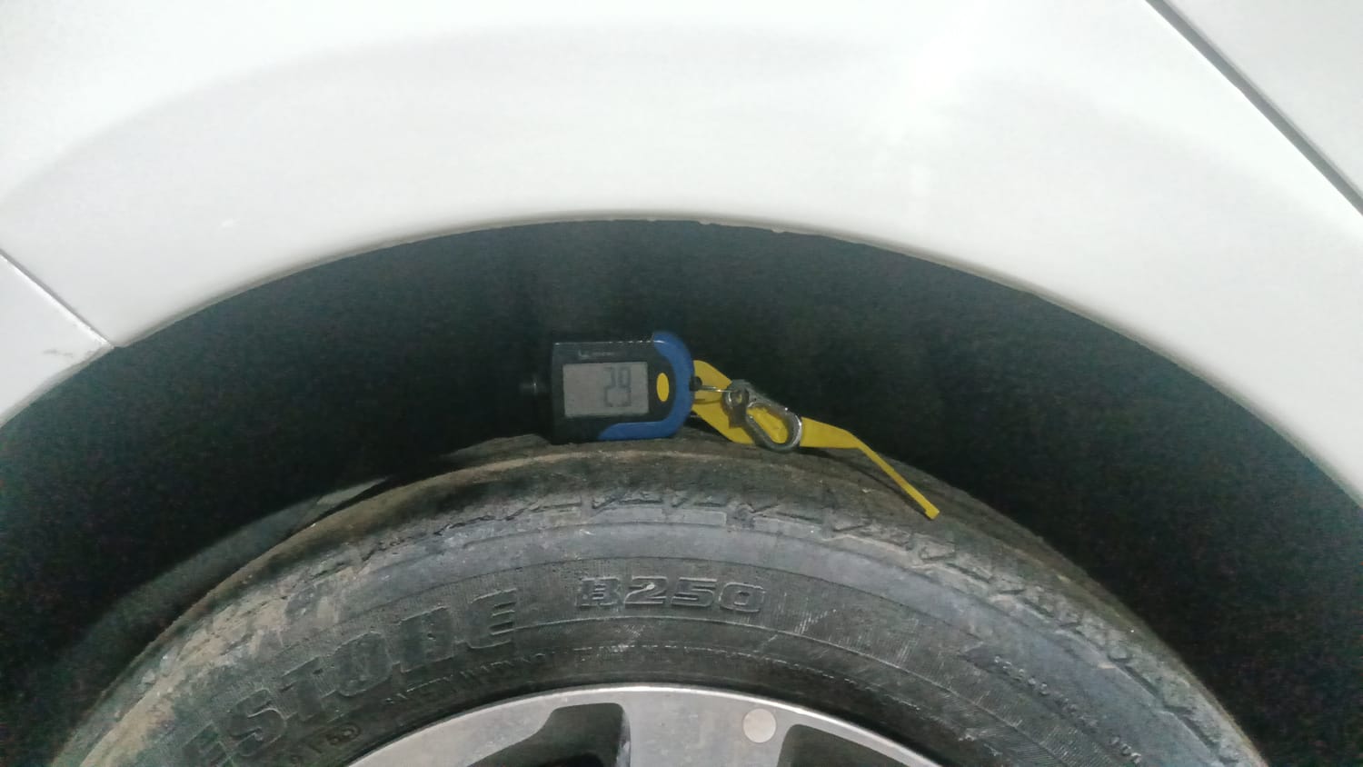 Used 2016 Hyundai Elite i20 Asta 1.2 Petrol Manual tyres RIGHT REAR TYRE TREAD VIEW