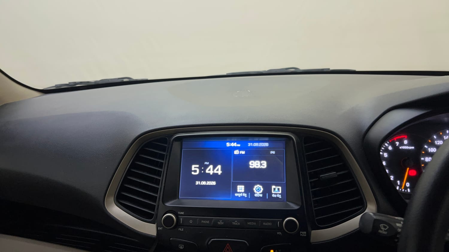 Used 2019 Hyundai Santro Sportz AMT Petrol Automatic top_features Touch screen infotainment system