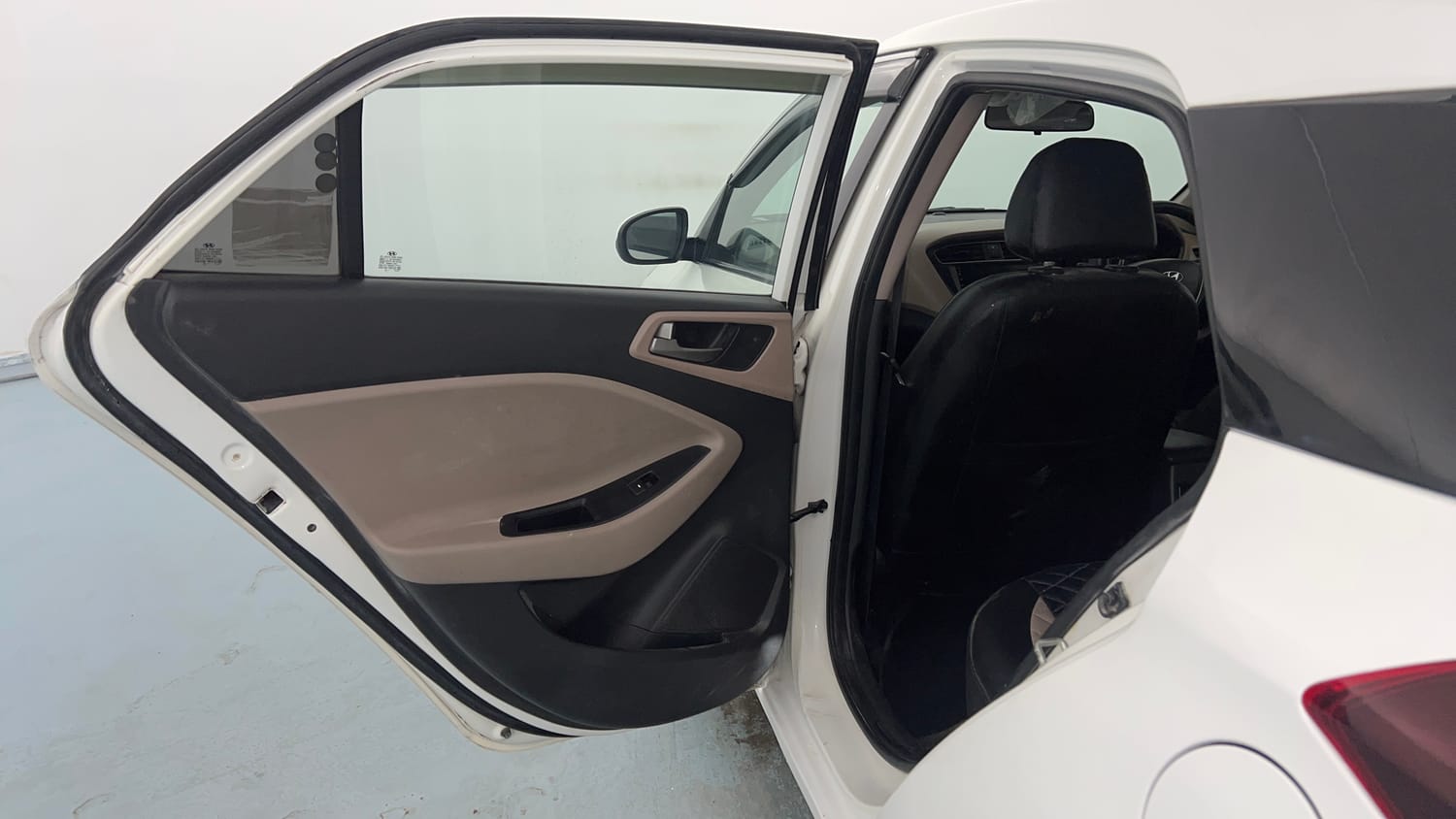 Used 2018 Hyundai Elite i20 Magna Executive 1.2 Petrol Manual interior LEFT REAR DOOR OPEN VIEW