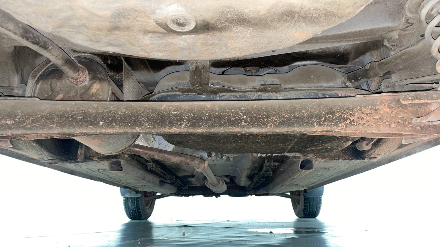 Used 2023 Renault Kwid CLIMBER AMT Petrol Automatic extra REAR UNDERBODY VIEW (TAKEN FROM REAR)