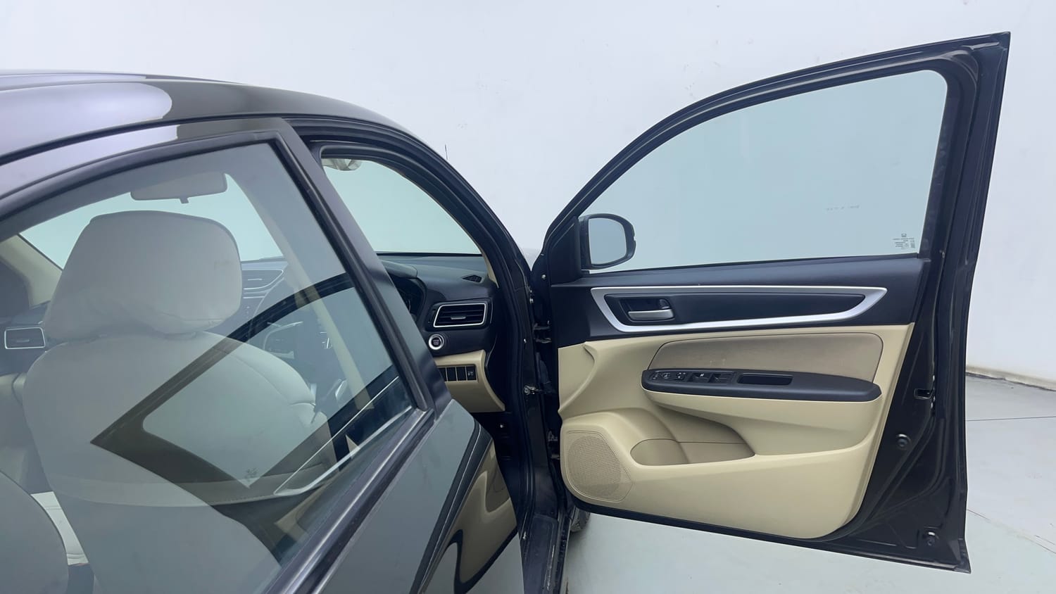 Used 2023 Honda Amaze VX MT 1.2 Petrol Petrol Manual interior RIGHT FRONT DOOR OPEN VIEW
