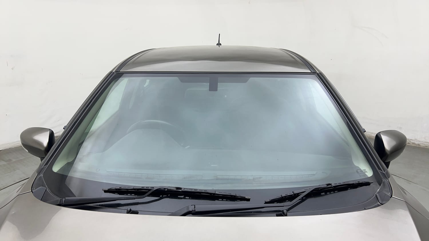 Used 2019 Toyota Glanza V Petrol Manual exterior FRONT WINDSHIELD VIEW