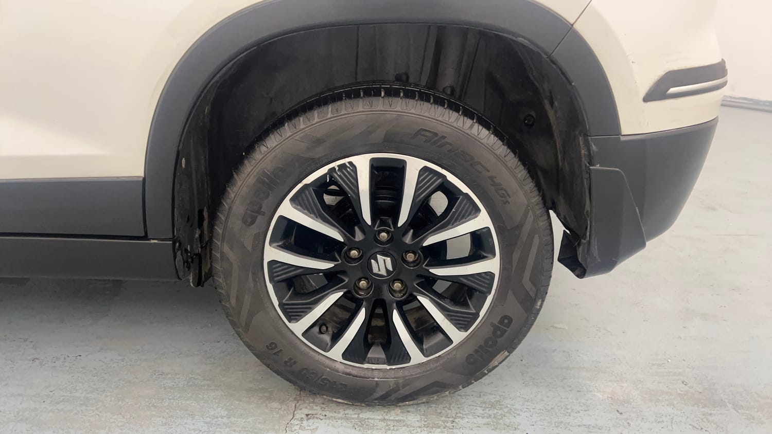Used 2020 maruti-suzuki Vitara Brezza ZXi Plus Petrol Manual tyres LEFT REAR TYRE RIM VIEW