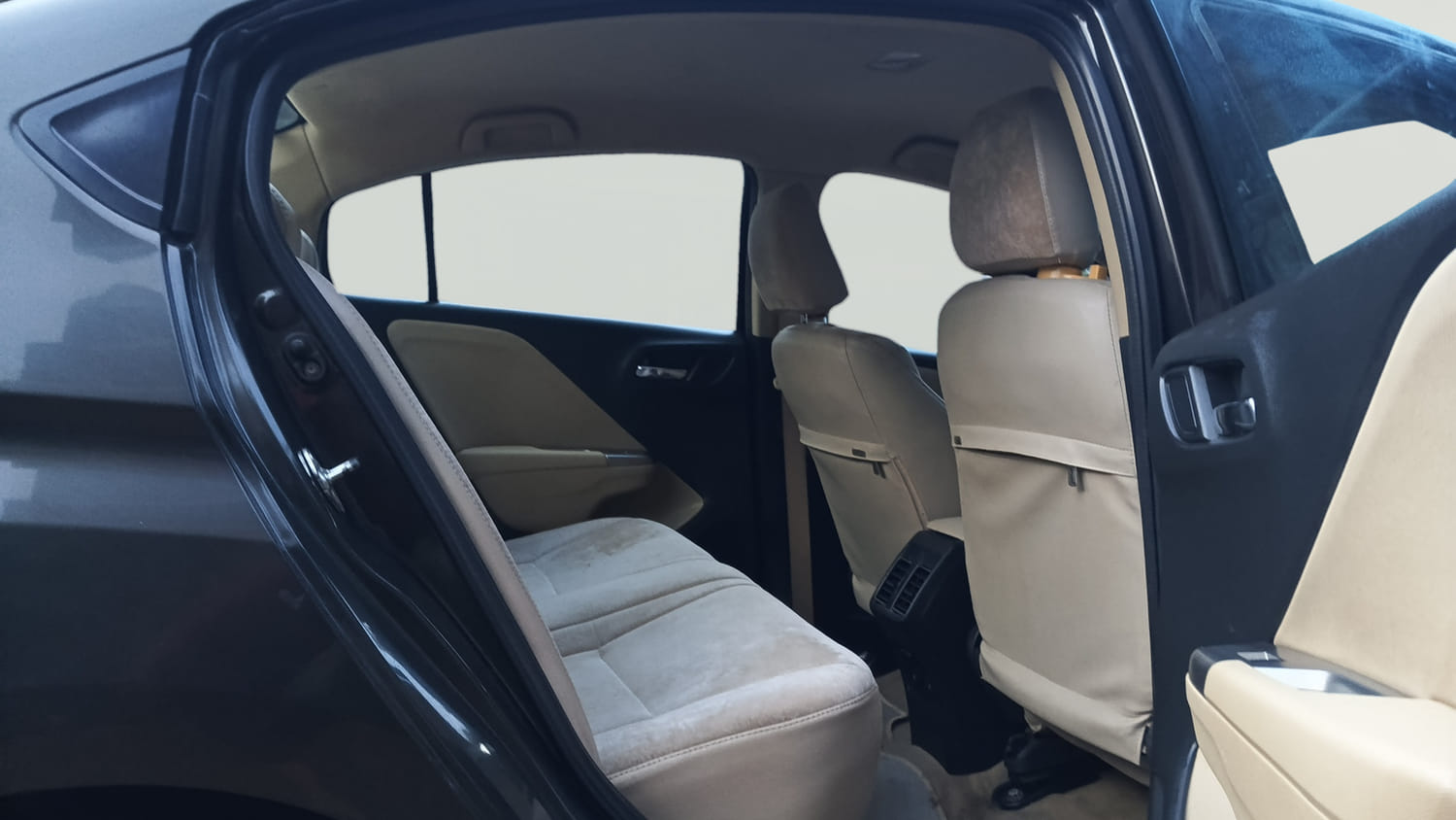 Used 2015 Honda City V Petrol Manual interior RIGHT SIDE REAR DOOR CABIN VIEW