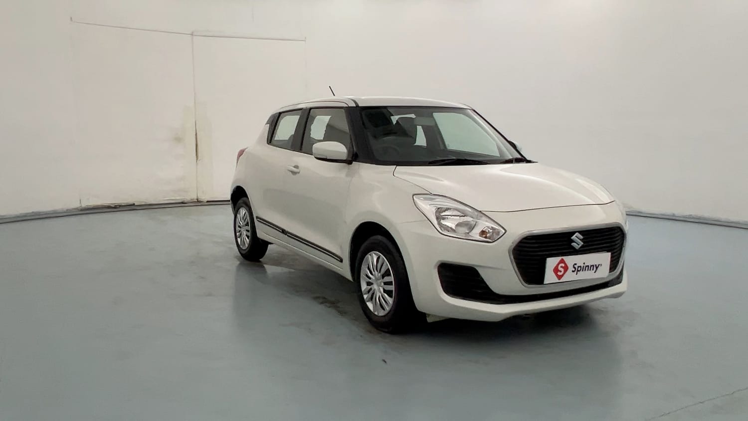 Used 2021 Maruti Suzuki Swift VXi Petrol Manual exterior RIGHT FRONT CORNER VIEW