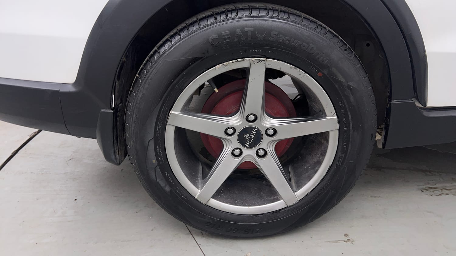 Used 2019 Honda BR-V V Petrol Petrol Manual tyres RIGHT REAR TYRE RIM VIEW