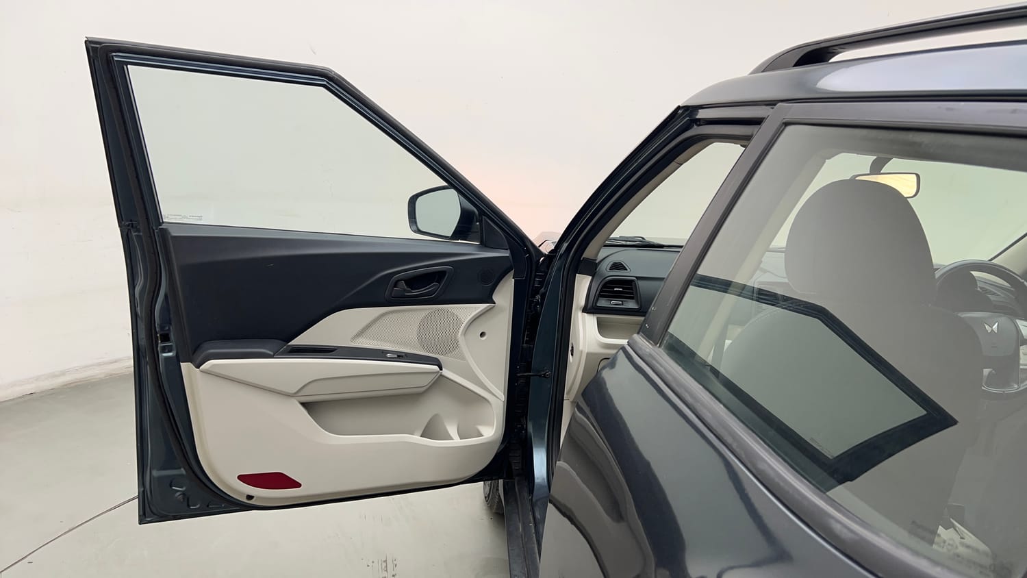 Used 2022 Mahindra XUV 300 W6 1.2 Petrol Petrol Manual interior LEFT FRONT DOOR OPEN VIEW
