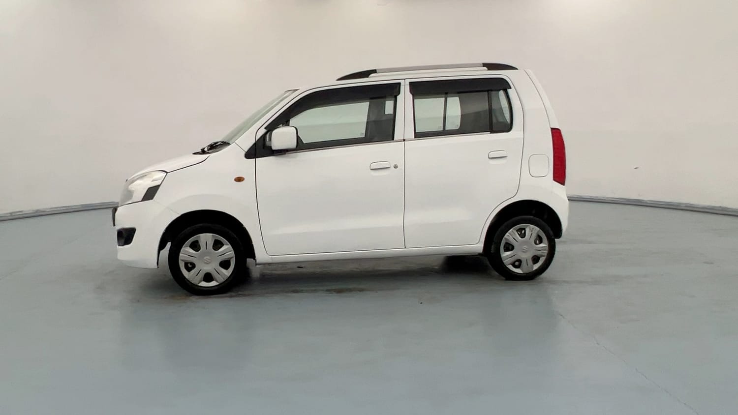 Used 2015 Maruti Suzuki Wagon R VXI Petrol Manual exterior LEFT SIDE VIEW