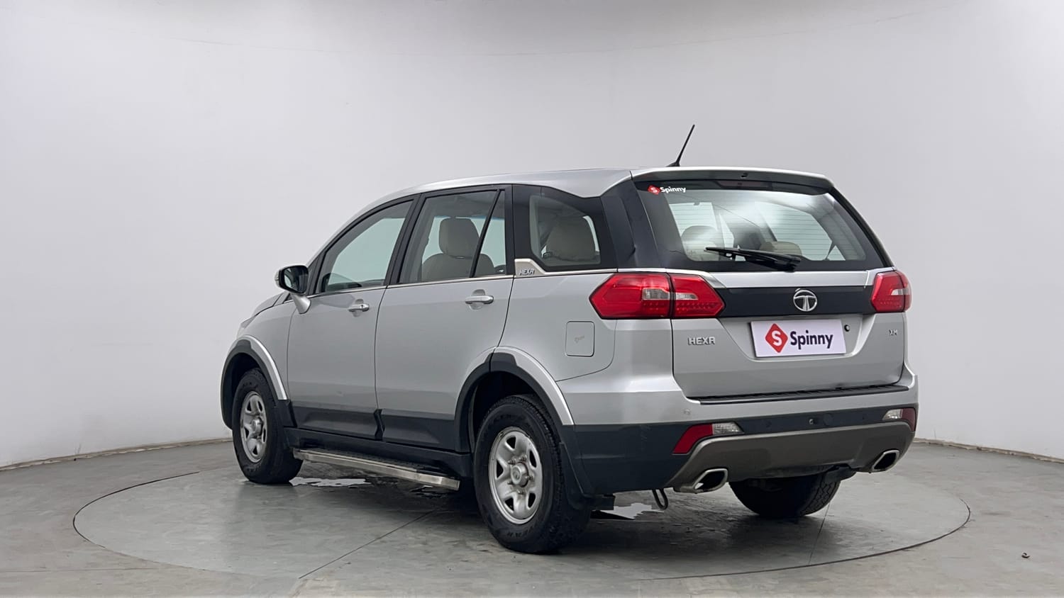 Used 2017 Tata Hexa XM 4x2 7 STR Diesel Manual exterior LEFT REAR CORNER VIEW