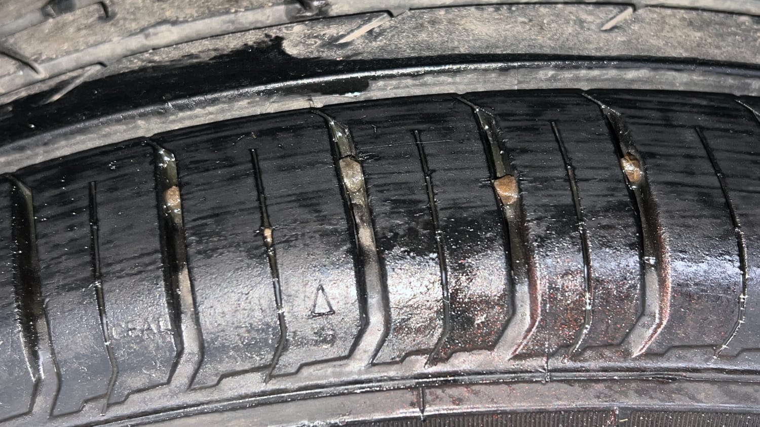Used 2016 Maruti Suzuki Vitara Brezza [2016-2020] ZDi Plus Diesel Manual tyres RIGHT REAR TYRE TREAD VIEW