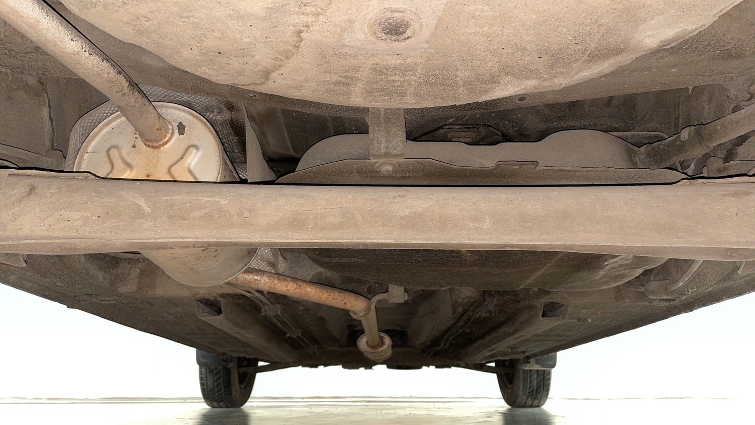 Used 2021 Renault Kwid RXT 1.0 AMT Opt Petrol Automatic extra REAR UNDERBODY VIEW (TAKEN FROM REAR)