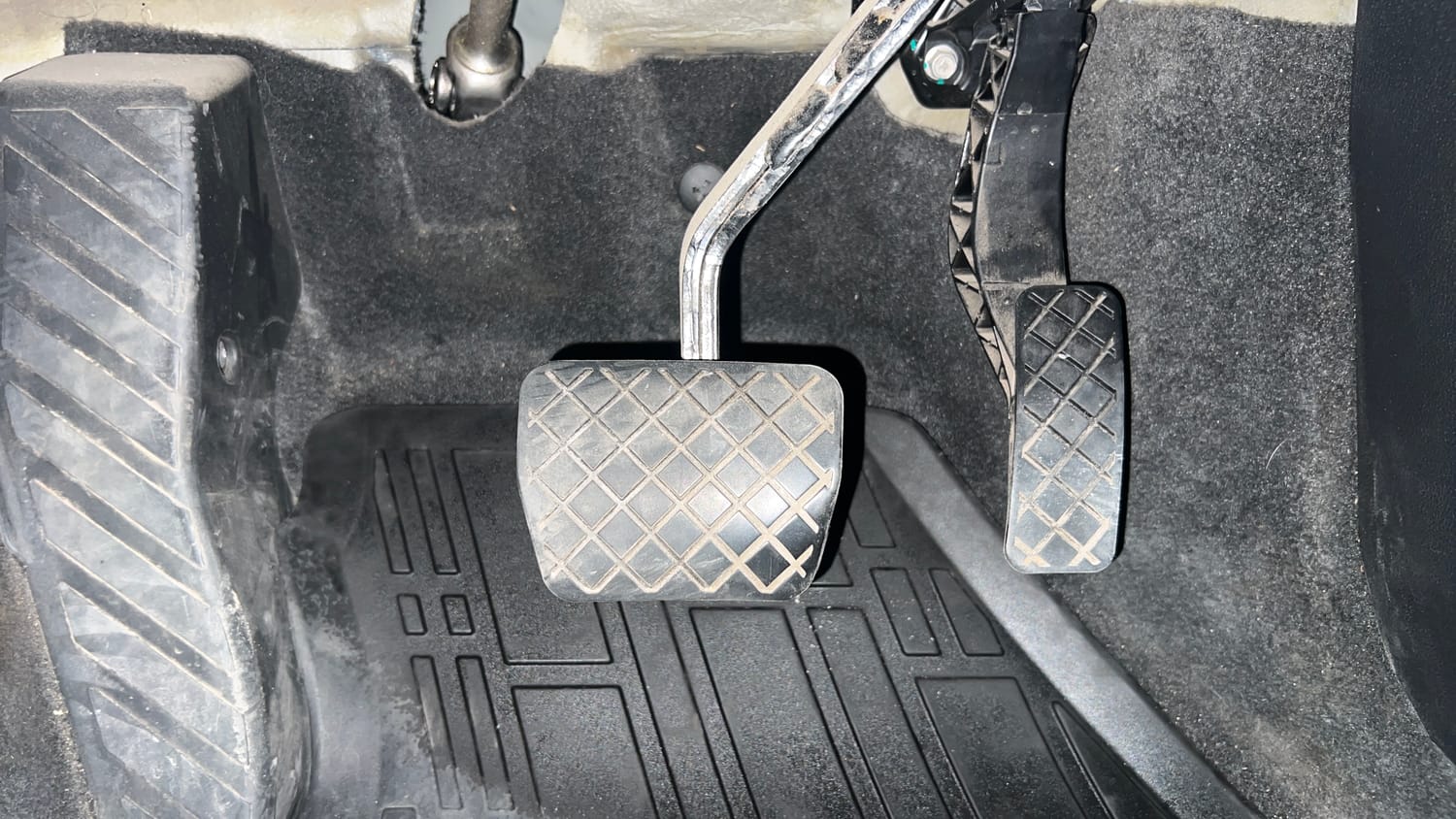 Used 2023 Skoda Slavia Style 1.0L TSI AT Petrol Automatic interior PEDALS VIEW