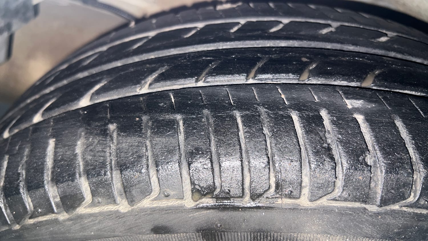 Used 2022 Honda City 4th Generation V Petrol Petrol Manual tyres RIGHT REAR TYRE TREAD VIEW