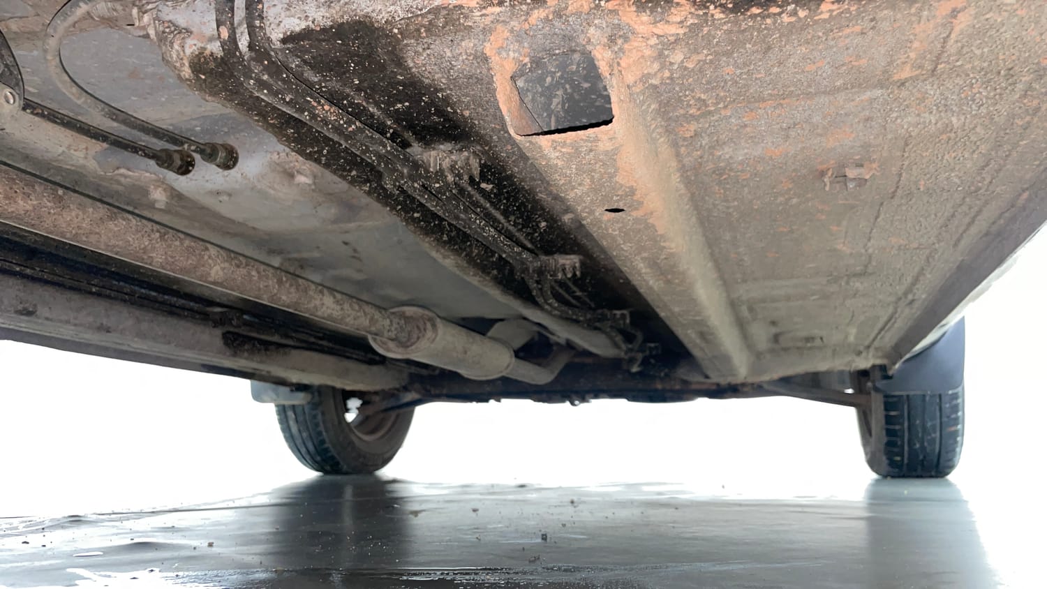 Used 2023 Renault Kwid CLIMBER AMT Petrol Automatic extra REAR RIGHT UNDERBODY VIEW