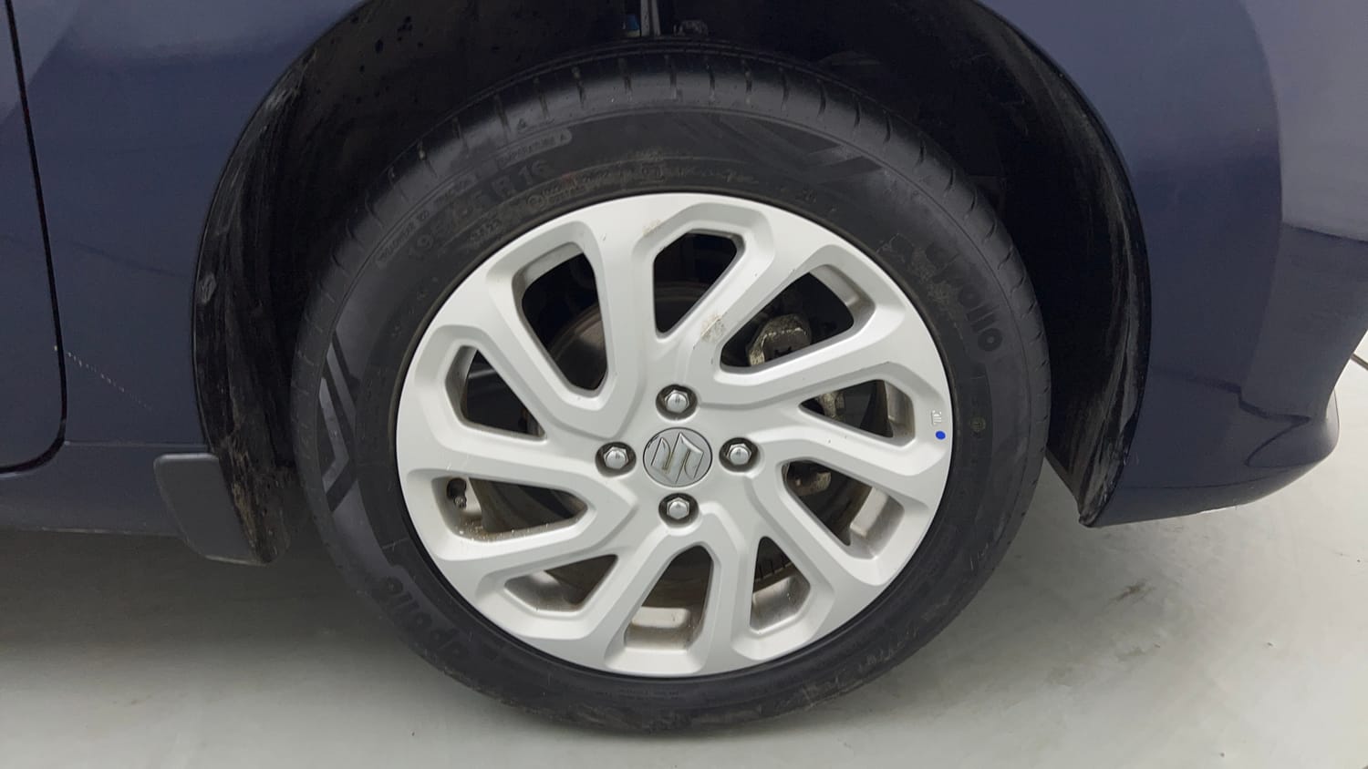 Used 2023 Maruti Suzuki Baleno Zeta MT Petrol Manual tyres RIGHT FRONT TYRE RIM VIEW