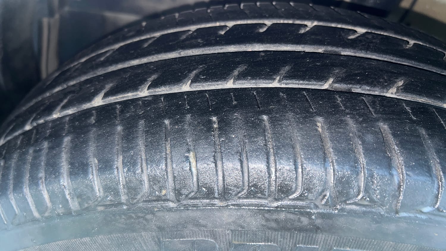 Used 2022 Honda City 4th Generation V Petrol Petrol Manual tyres LEFT FRONT TYRE TREAD VIEW