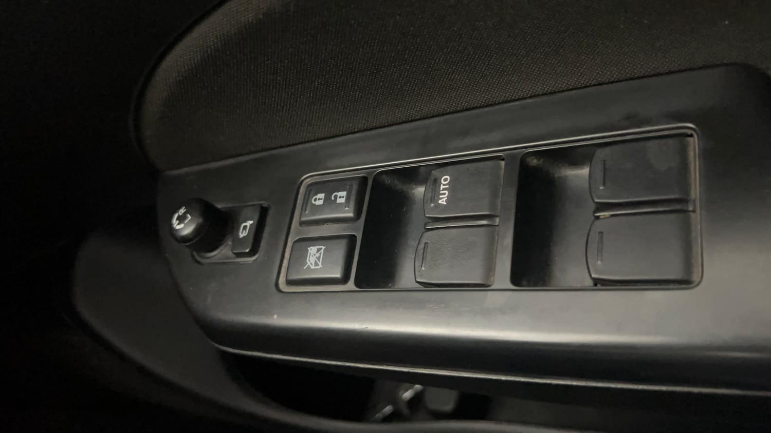 Used 2015 Maruti Suzuki Swift VXi Petrol Manual top_features Adjustable ORVM